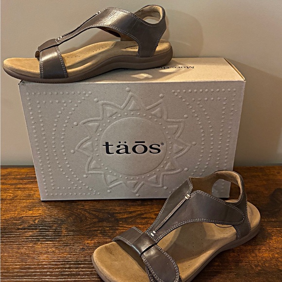 Taos Footwear Dark Brown Leather Sandals - Picture 3 of 13